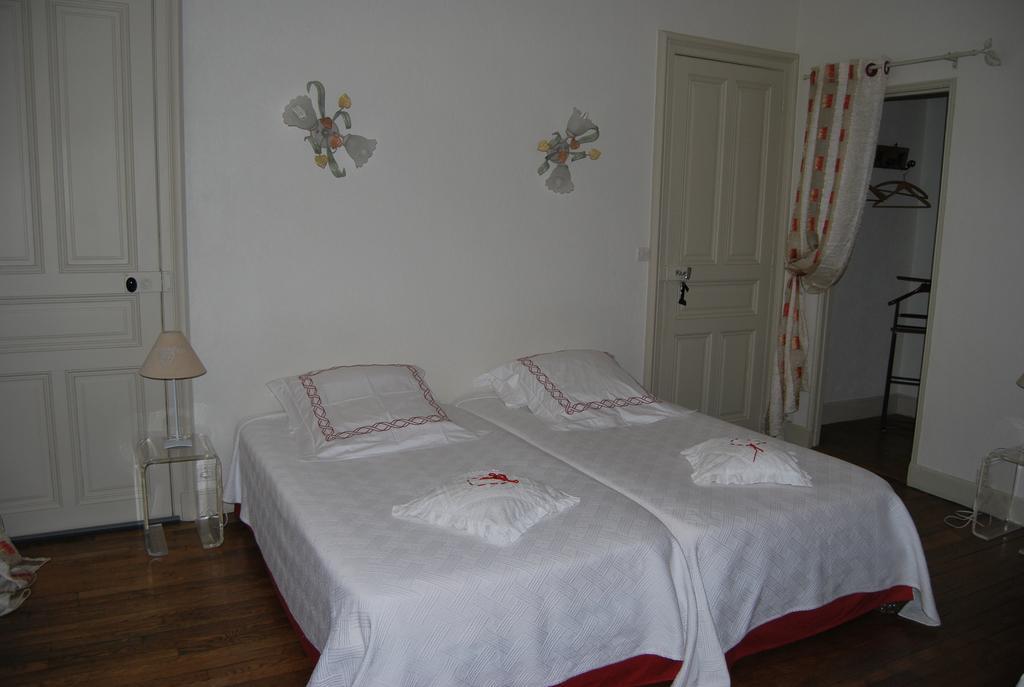 Chambre D'Hotes L'Ambroise Troyes Room photo